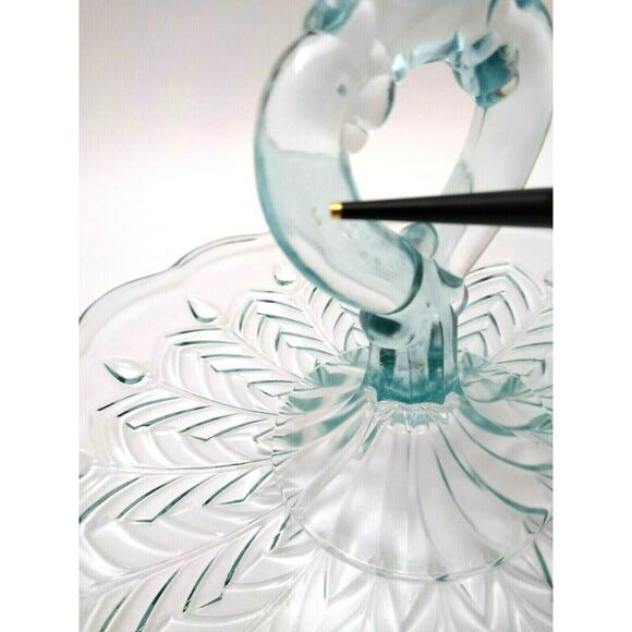 Jeannette Glass 1950's Blue Center Handled Server In The Feather Pattern - Picture 3 of 5